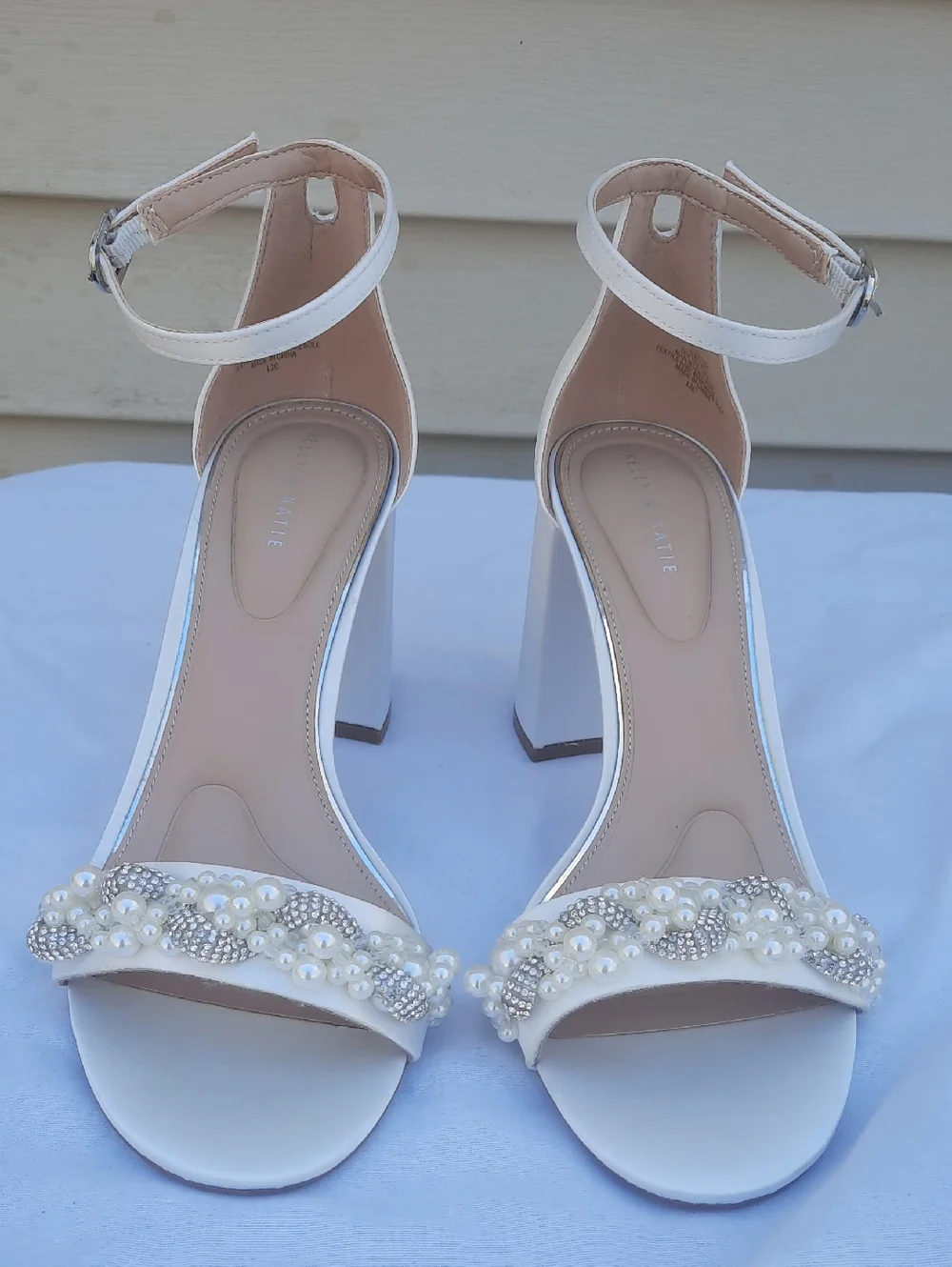 Kelly & Katie Drema Sandal - white bridal heel Size 9 - Picture 2 of 8